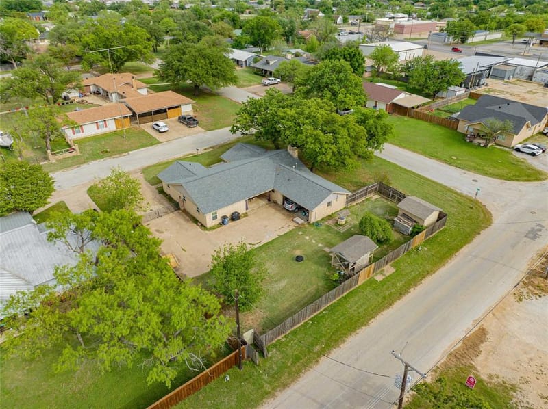 201 Westwood Street, Breckenridge TX 76424 - Photo 4