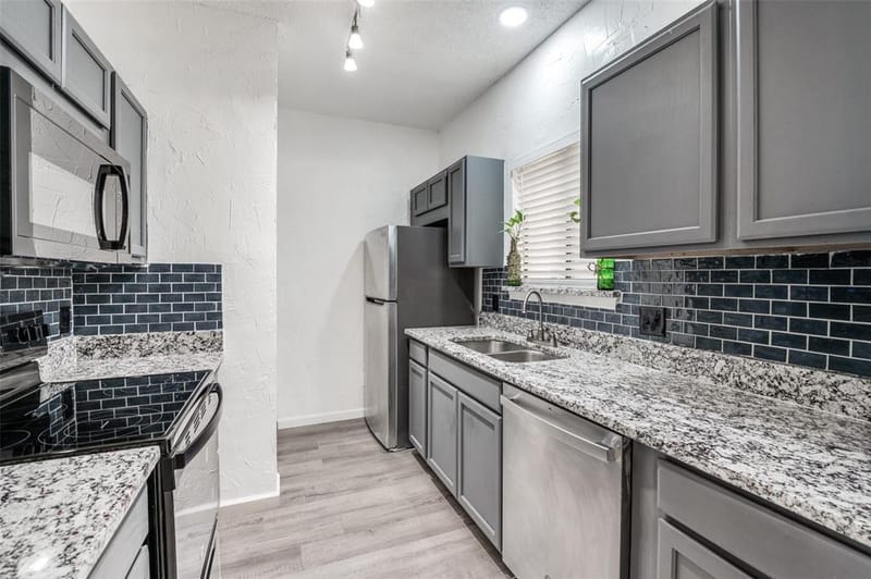 5550 Spring Valley Road # G16, Dallas TX 75254 - Photo 10