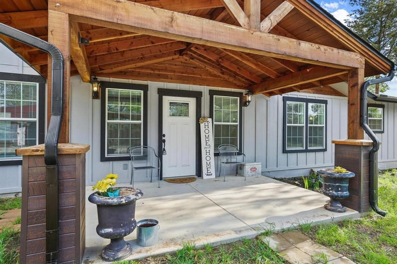 1604 County Rd 4040, Savoy TX 75479
