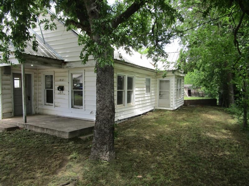 1812 8th Street, Brownwood TX 76801 - Photo 2