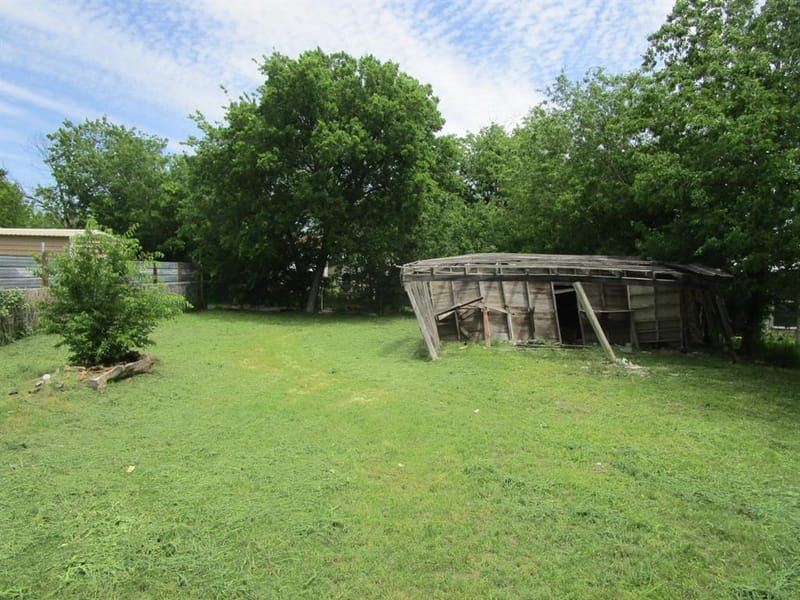 1812 8th Street, Brownwood TX 76801 - Photo 4