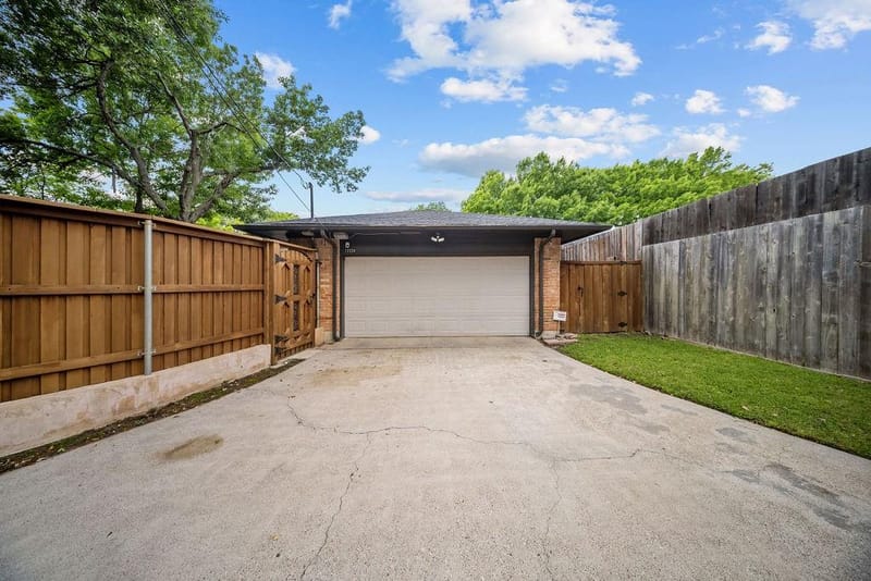 12220 Coolmeadow Lane, Dallas TX 75218 - Photo 36