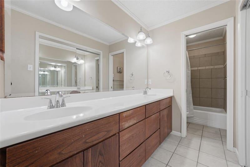 8240 Forest Ridge Drive, Woodway TX 76712 - Photo 18