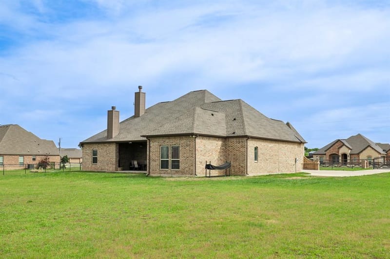 1020 Jesse James Lane, Springtown TX 76082 - Photo 32
