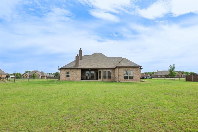 1020 Jesse James Lane, Springtown TX 76082 - Photo 31