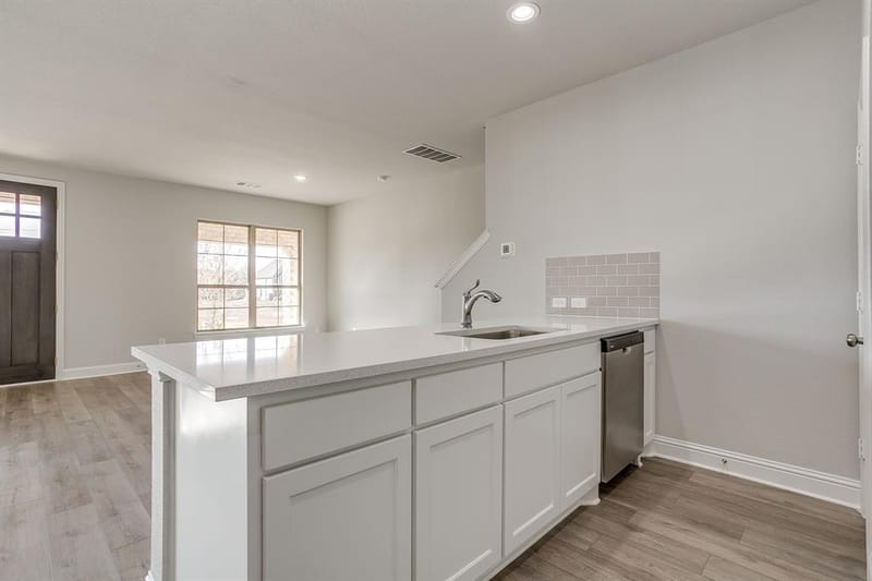 6916 Yellow Hammer Way, Arlington TX 76001 - Photo 14