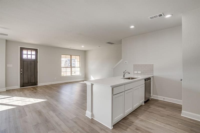 6916 Yellow Hammer Way, Arlington TX 76001 - Photo 11