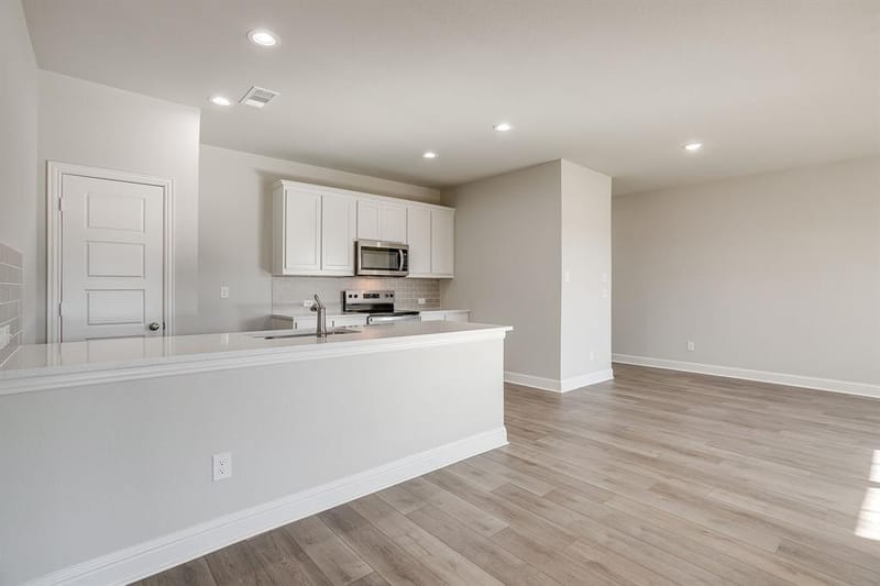 6916 Yellow Hammer Way, Arlington TX 76001 - Photo 8
