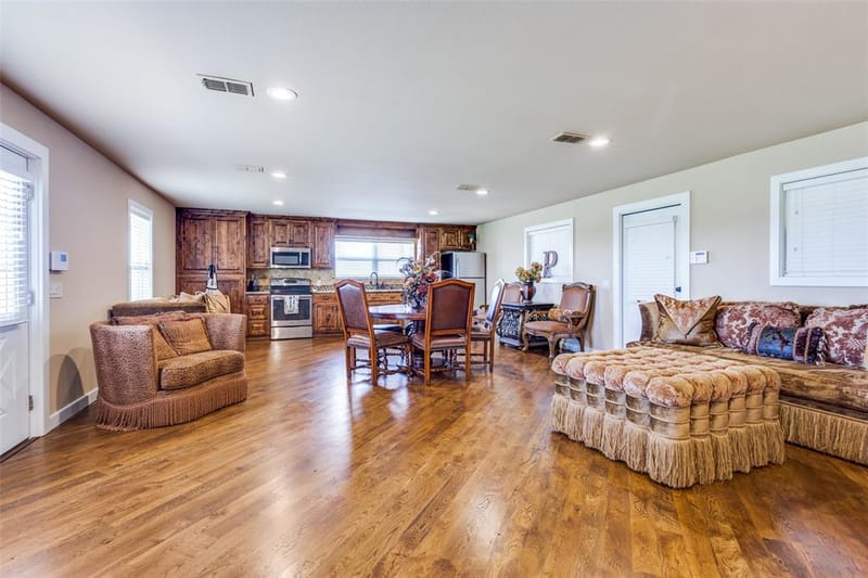 6100 Old Clarksville Road, Reno TX 75462 - Photo 23