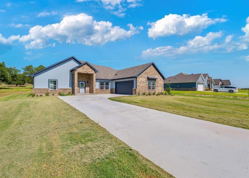 1013 Don Eve Court, Azle TX 76020 - Photo 2