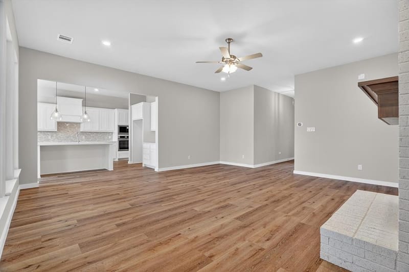 504 Clifton Court, Springtown TX 76082 - Photo 13