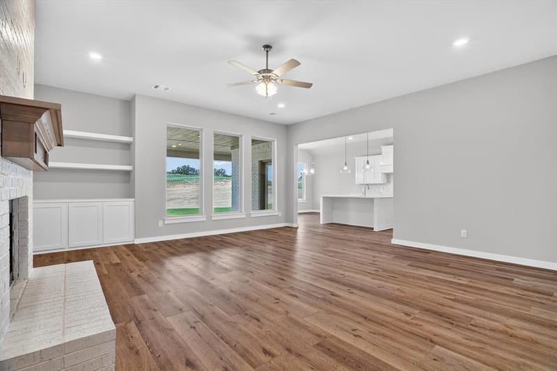 504 Clifton Court, Springtown TX 76082 - Photo 9