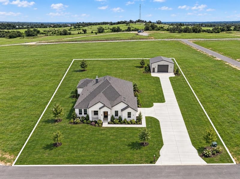 504 Clifton Court, Springtown TX 76082 - Photo 39