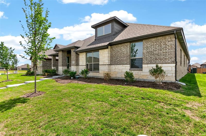 1513 PEGASUS Drive, Lancaster TX 75134 - Photo 2