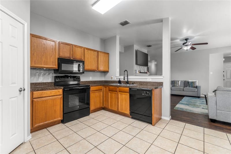 1225 Glencoe Drive, Glenn Heights TX 75154 - Photo 10