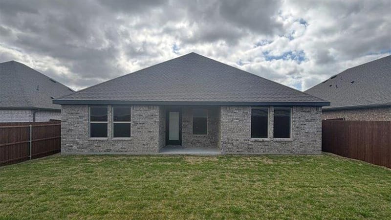 1006 Barton Drive, Ennis TX 75119 - Photo 3