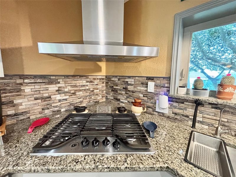 225 California Drive, Glenn Heights TX 75154 - Photo 9