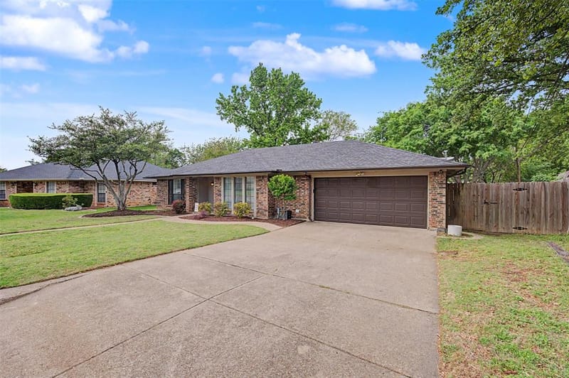 3501 Jasmine Trail, Arlington TX 76017 - Photo 2