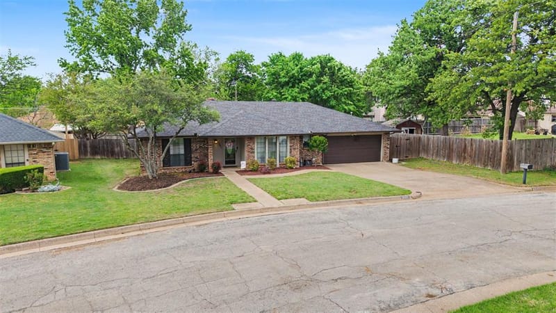 3501 Jasmine Trail, Arlington TX 76017 - Photo 5