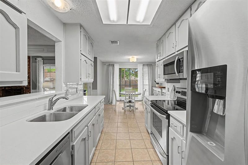 3501 Jasmine Trail, Arlington TX 76017 - Photo 11