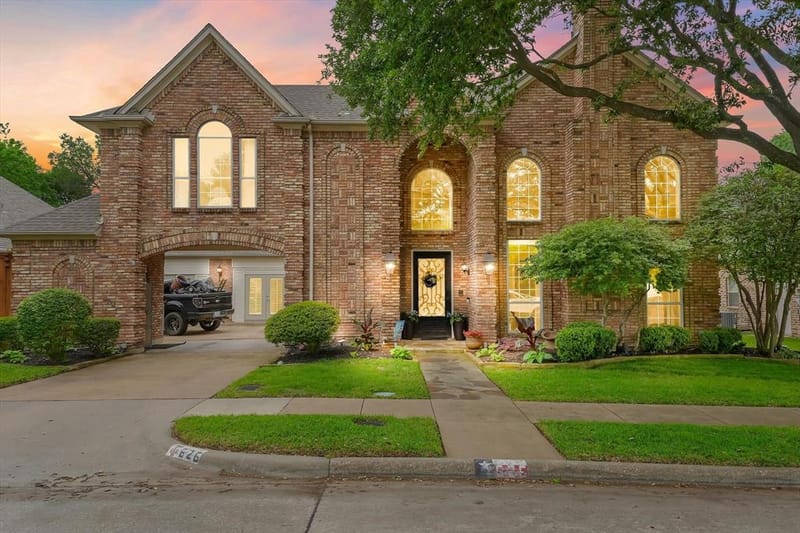 626 Creekbend Drive, Mesquite TX 75149 - Photo 2
