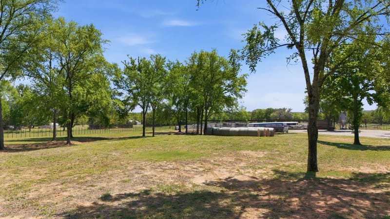 10642 Fm 902, Collinsville TX 76233 - Photo 28