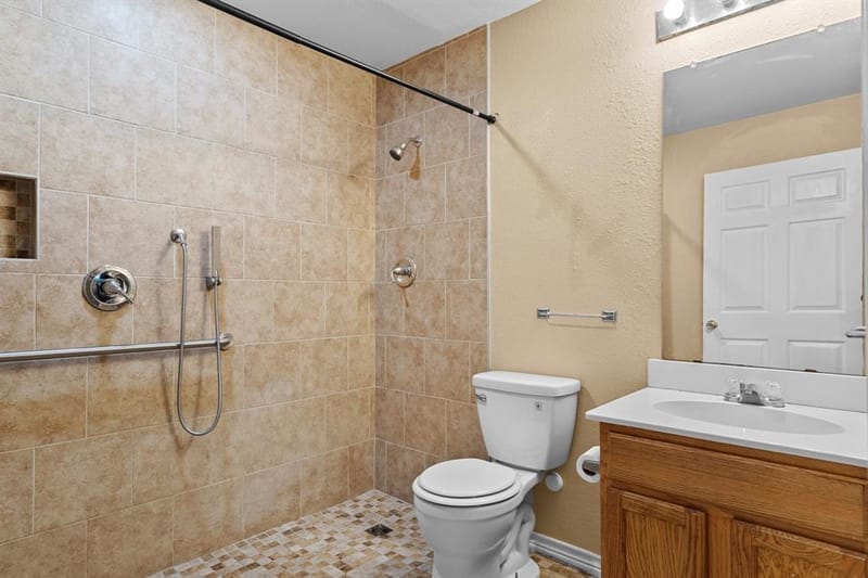 100 Lipan Street, Greenville TX 75402 - Photo 29