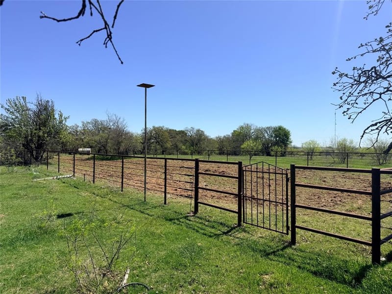 421 Erwin, Jacksboro TX 76458 - Photo 9