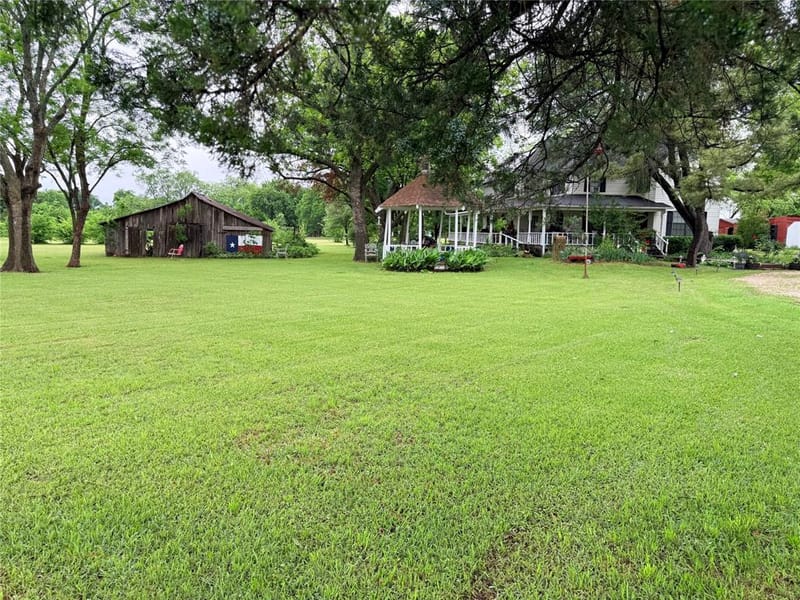 608 N Lamar Street, Tioga TX 76271 - Photo 4
