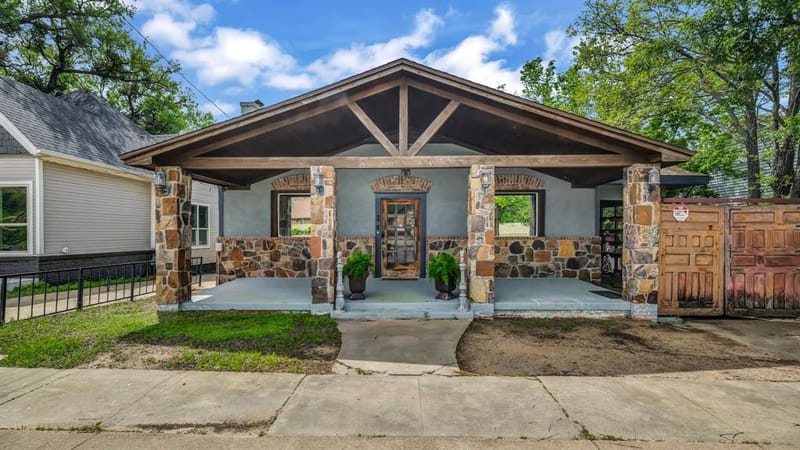 900 E Hubbard Street, Mineral Wells TX 76067 - Photo 2