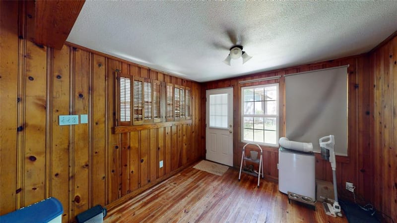704 Cameron Avenue, Dallas TX 75223 - Photo 6