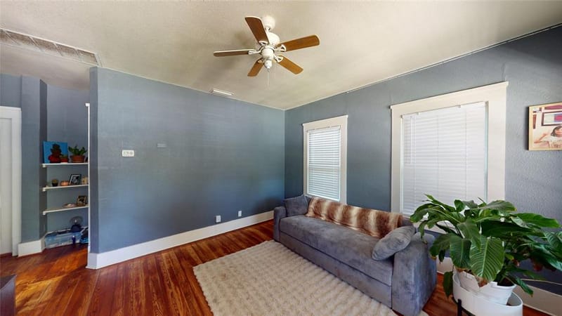 704 Cameron Avenue, Dallas TX 75223 - Photo 5