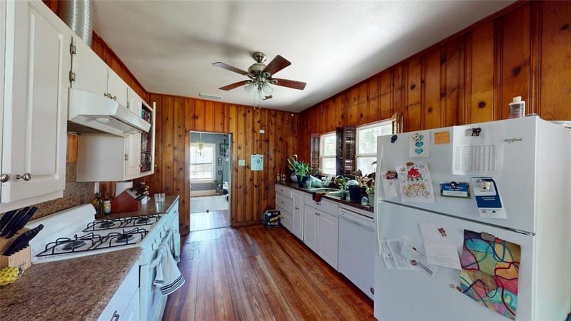 704 Cameron Avenue, Dallas TX 75223 - Photo 9