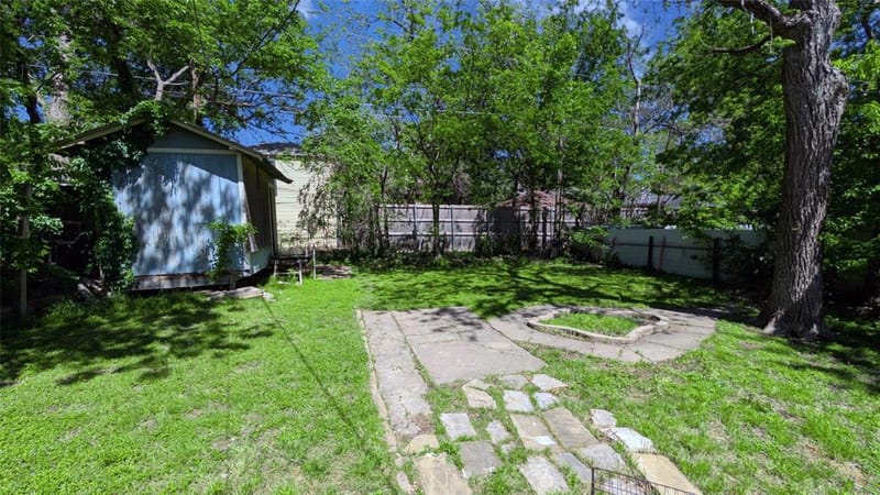 704 Cameron Avenue, Dallas TX 75223 - Photo 18