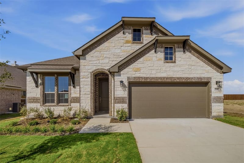 3007 Leopard Lane, Ennis TX 75119 - Photo 2