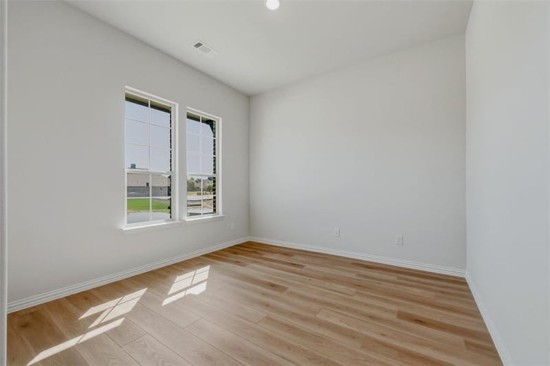 3007 Leopard Lane, Ennis TX 75119 - Photo 14