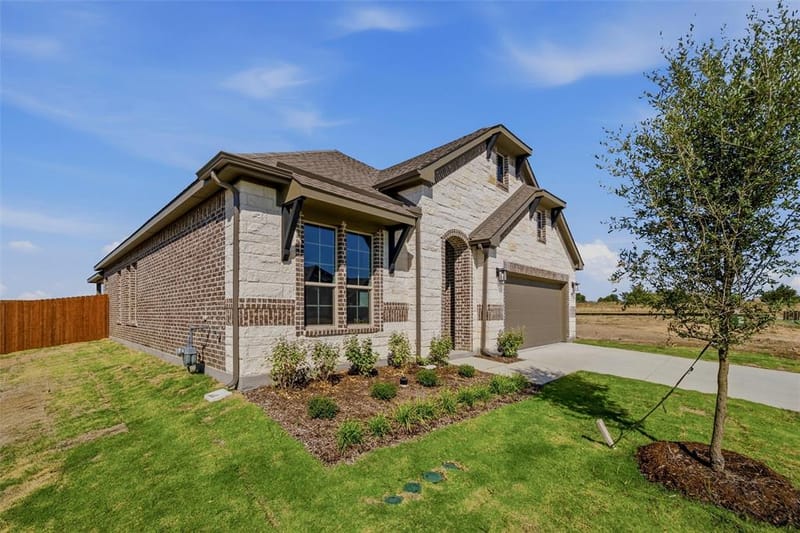 3007 Leopard Lane, Ennis TX 75119 - Photo 4