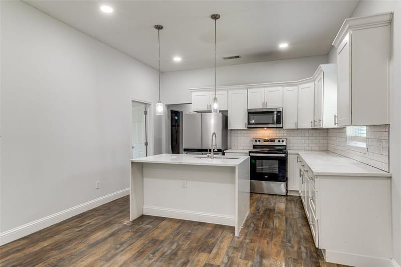 2323 Stoneman Street, Dallas TX 75215 - Photo 9