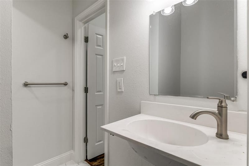 2323 Stoneman Street, Dallas TX 75215 - Photo 15