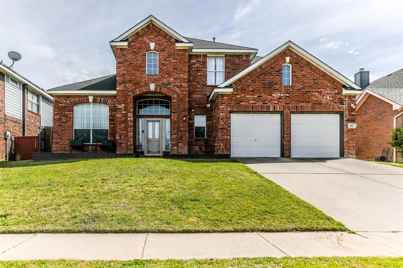 611 Laura Lane, Grand Prairie TX 75052 - Photo 2