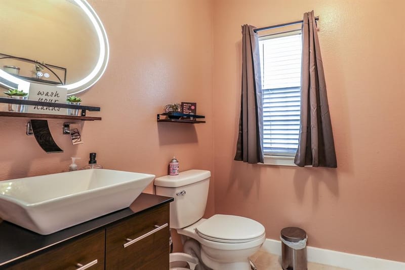 611 Laura Lane, Grand Prairie TX 75052 - Photo 9