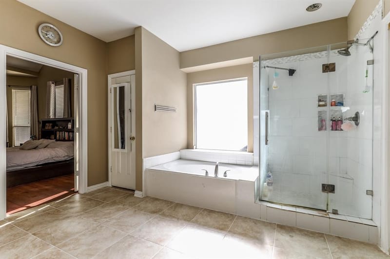 611 Laura Lane, Grand Prairie TX 75052 - Photo 29