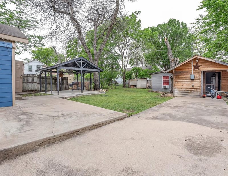 2218 Lincoln Avenue, Fort Worth TX 76164 - Photo 9