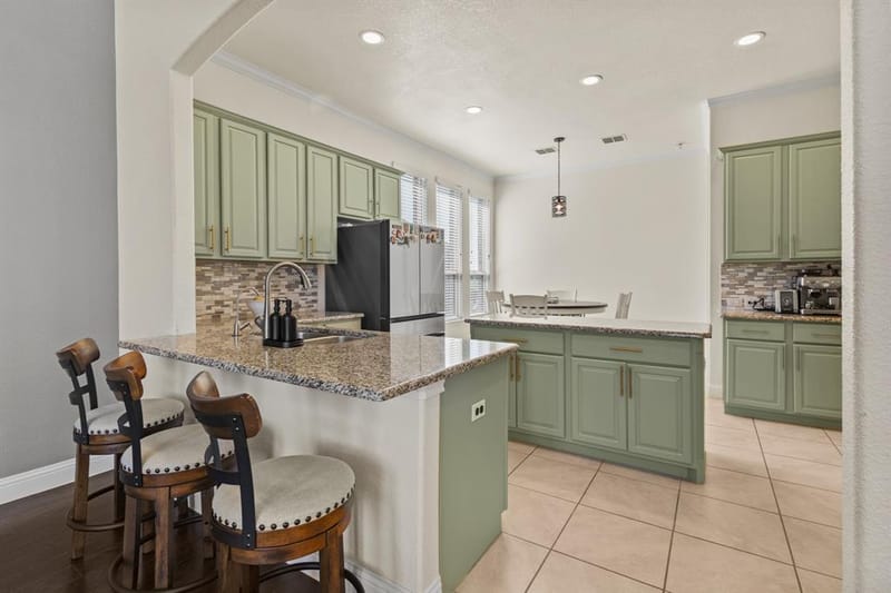 417 Burberry, Grand Prairie TX 75052 - Photo 4