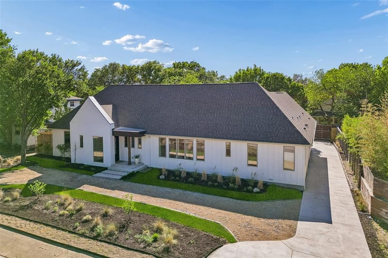 11131 Hillcrest Road, Dallas TX 75230 - Photo 2