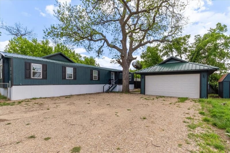 211 Kickapoo Trail, Weatherford TX 76087