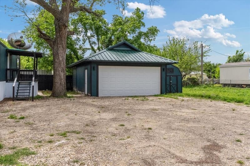 211 Kickapoo Trail, Weatherford TX 76087 - Photo 33