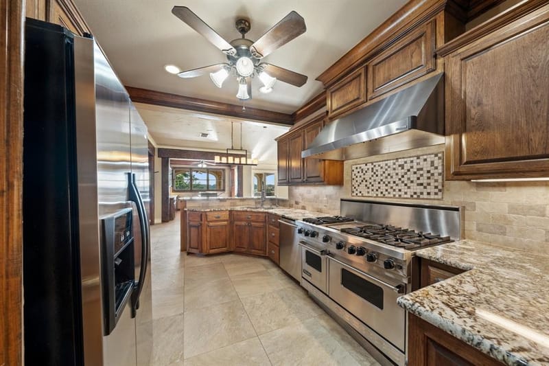 6068 NORTHVIEW Court, Aubrey TX 76227 - Photo 2