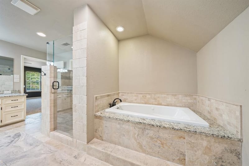 6068 NORTHVIEW Court, Aubrey TX 76227 - Photo 10