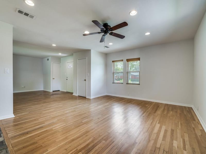 2315 Inadale Avenue, Dallas TX 75228 - Photo 10